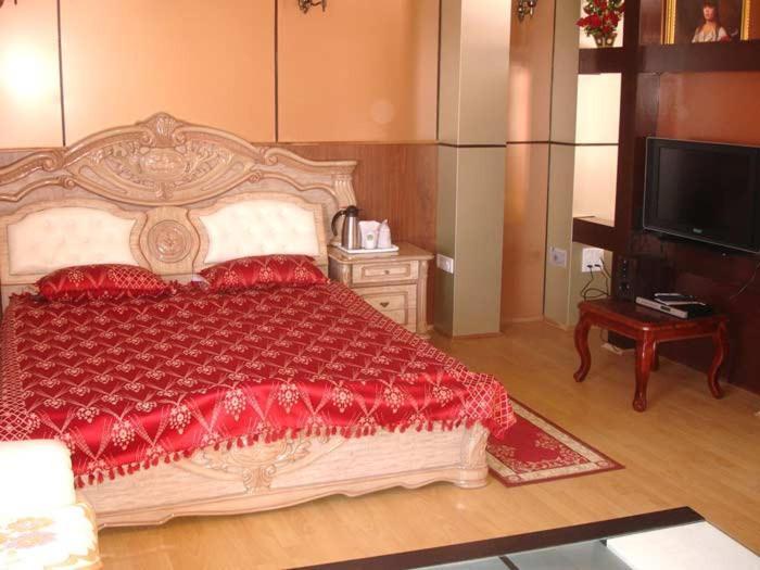 Hotel Crystal Palace Dhanaulti Buitenkant foto