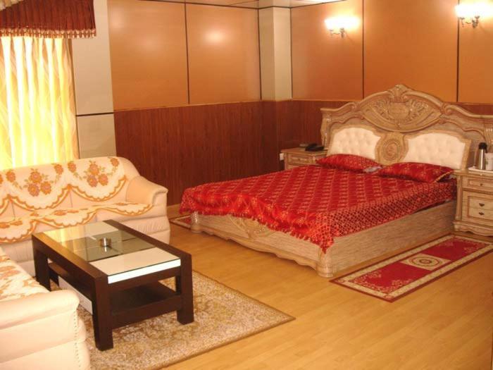 Hotel Crystal Palace Dhanaulti Buitenkant foto